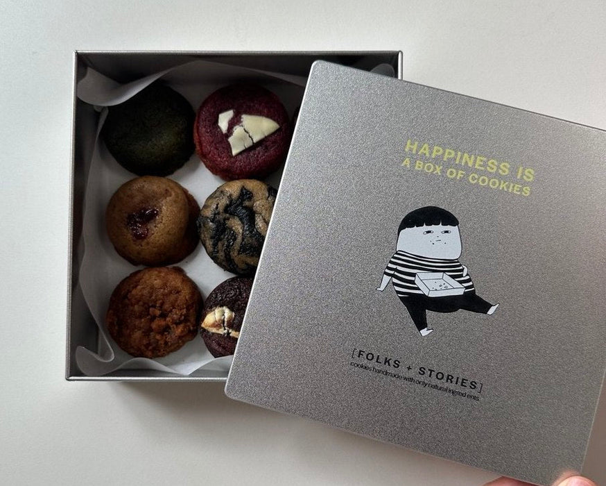 9 mini cookies (in tin box)